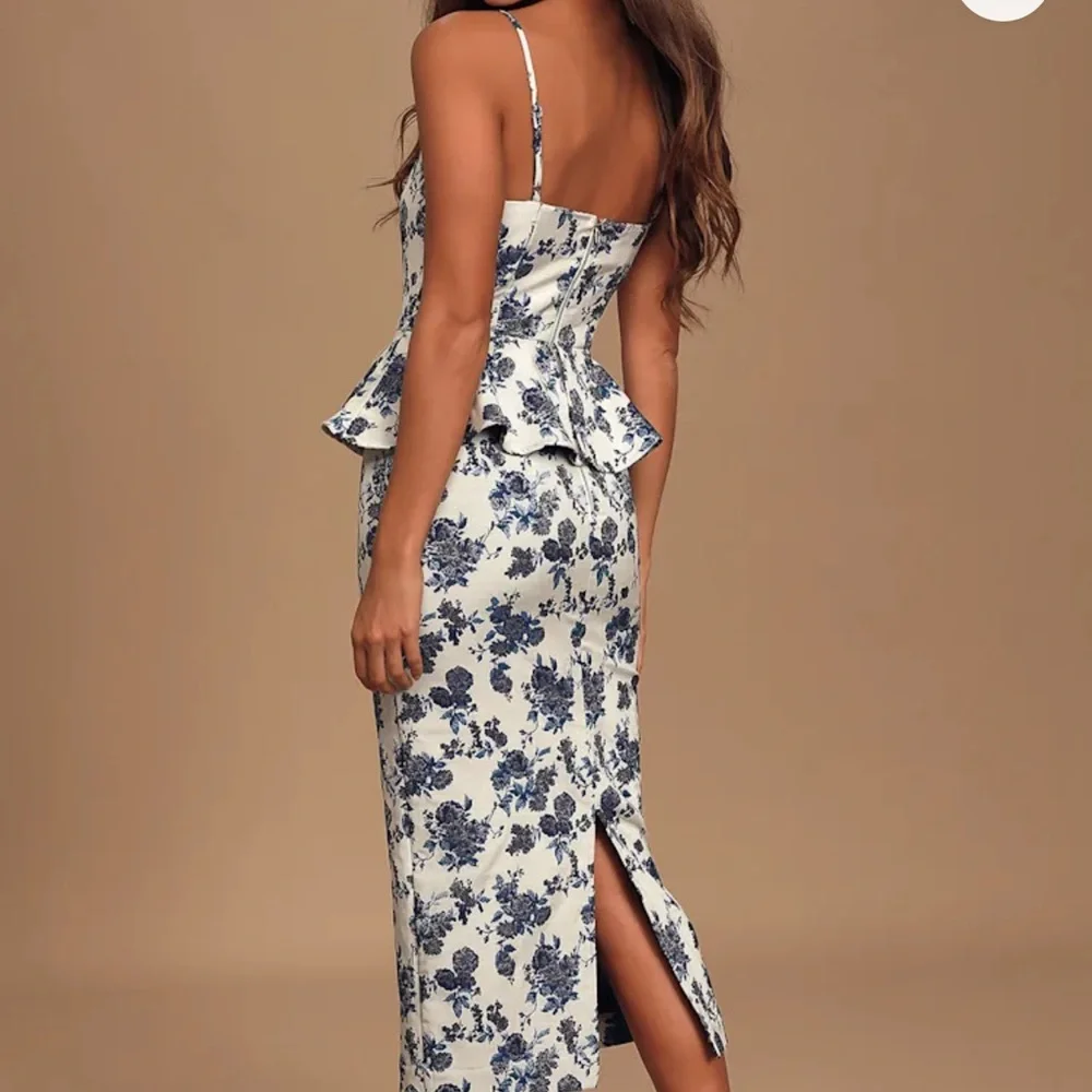 NWOT Lulu’s A Sight To See Navy Blue Floral Print Jacquard Peplum Midi Dress - Picture 2 of 5